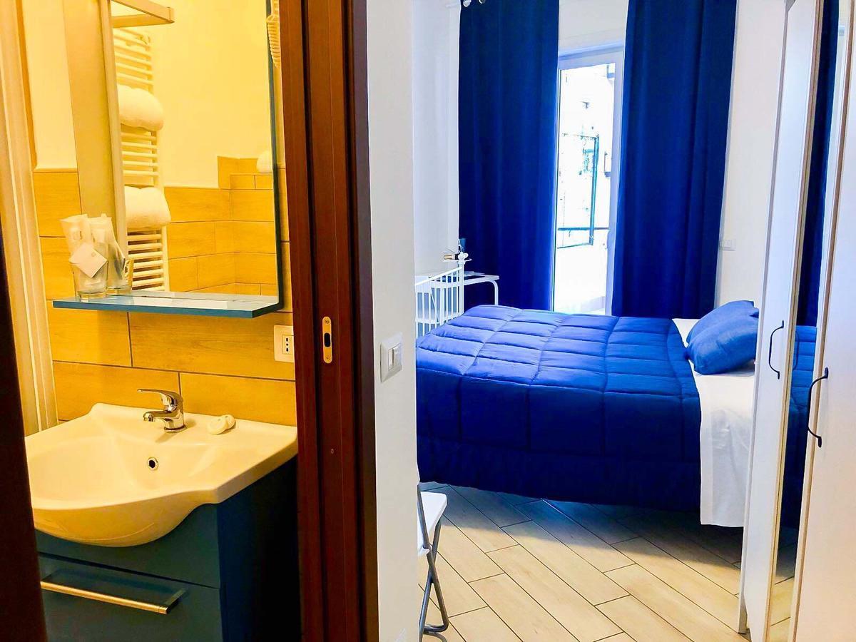 Holiday Garibaldi Napoli Bed & Breakfast Exterior photo